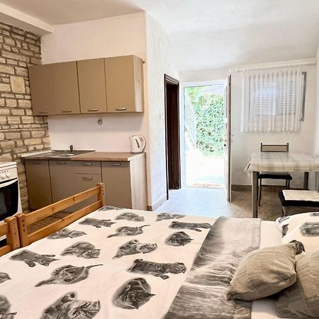 Apartmani Lidija Karin Donji Donji Karin Экстерьер фото