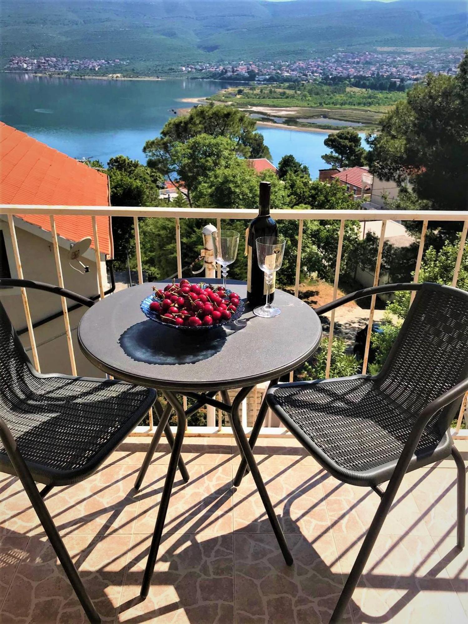 Apartmani Lidija Karin Donji Donji Karin Экстерьер фото